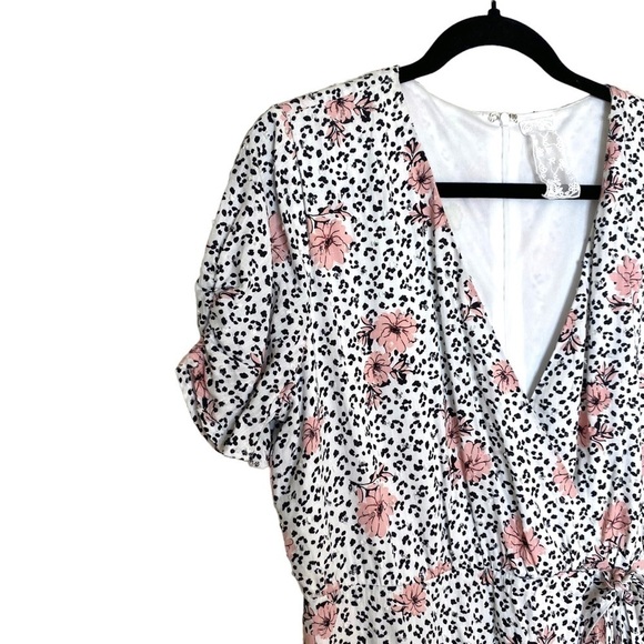 SADIE and Sage Ellie Mini Dress - Picture 5 of 13